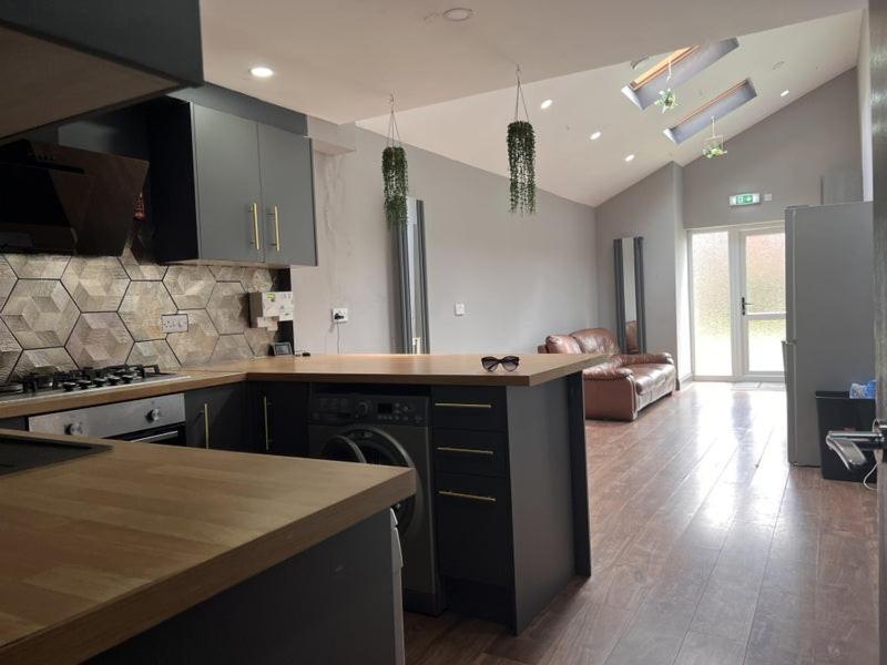6D Hosting Apartment Coventry Ngoại thất bức ảnh